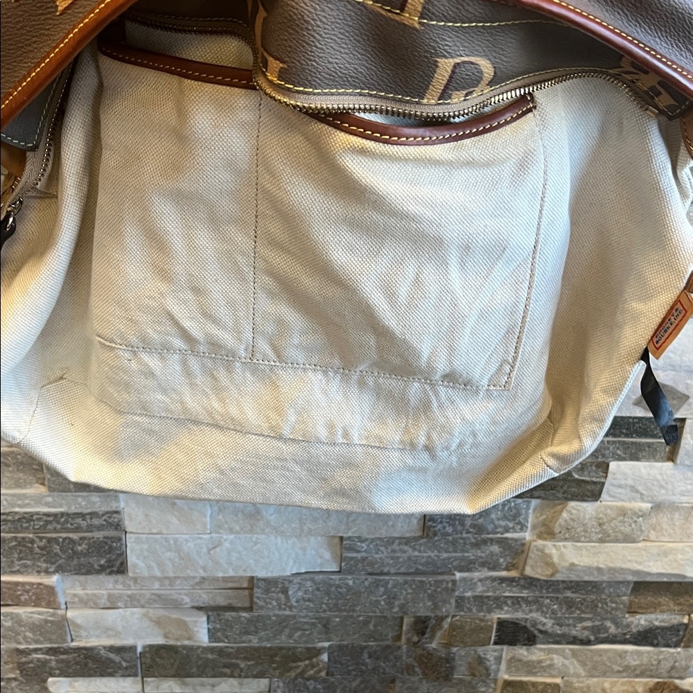 Dooney & Bourke Elegant Brown and Tan woman’s - Picture 15 of 16